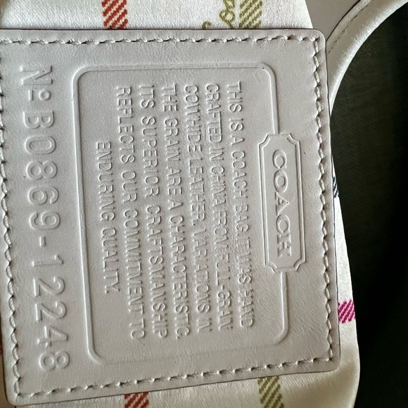 Coach off white leather purse - Picture 9 of 11